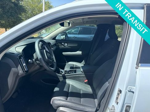 Certified 2024 Volvo XC40 B5 Ultimate w/ Protection Package Premier AWD/4WD image 18