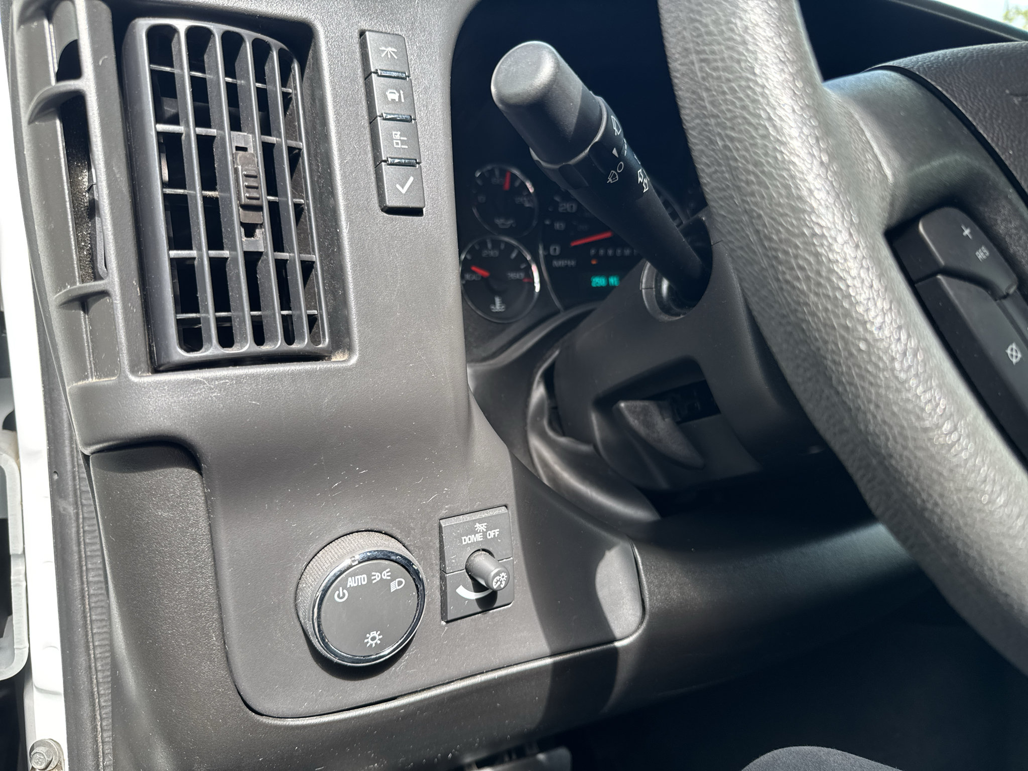 Used 2025 GMC Savana 2500 w/ Driver Convenience Package RWD image 15