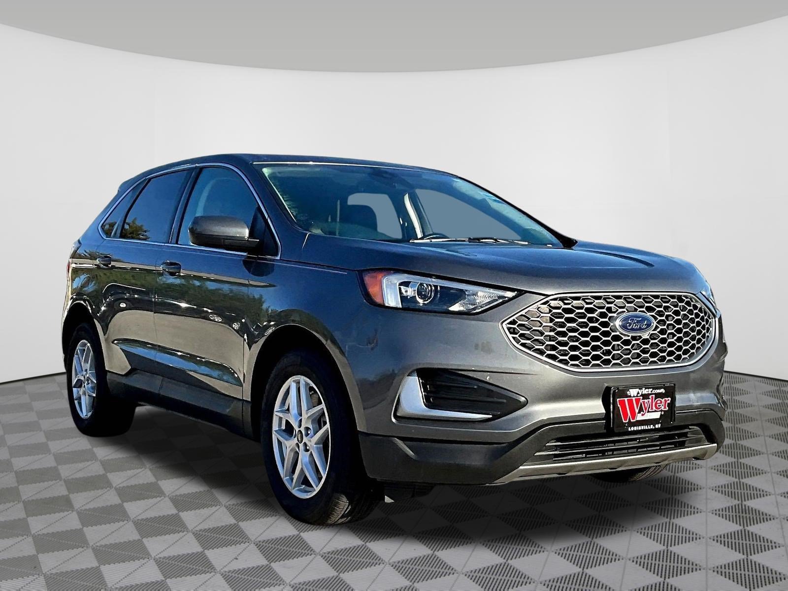 Used 2024 Ford Edge SEL AWD/4WD image 3