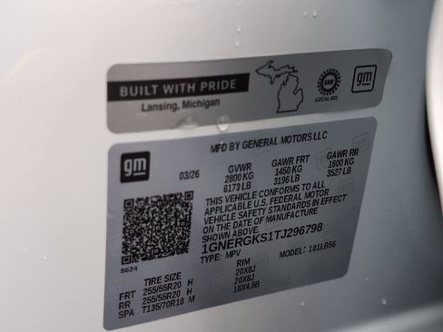 New 2026 Chevrolet Traverse LT w/ Sun and Wheel Package FWD image 13