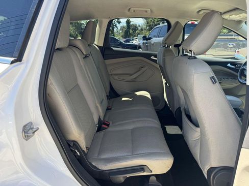 Used 2019 Ford Escape SE image 11