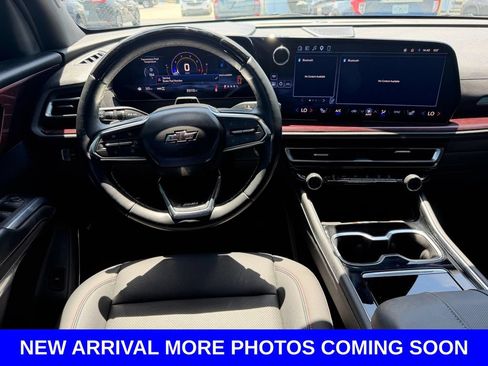 Used 2024 Chevrolet Traverse Z71 w/ Enhanced Driving Package AWD/4WD image 16