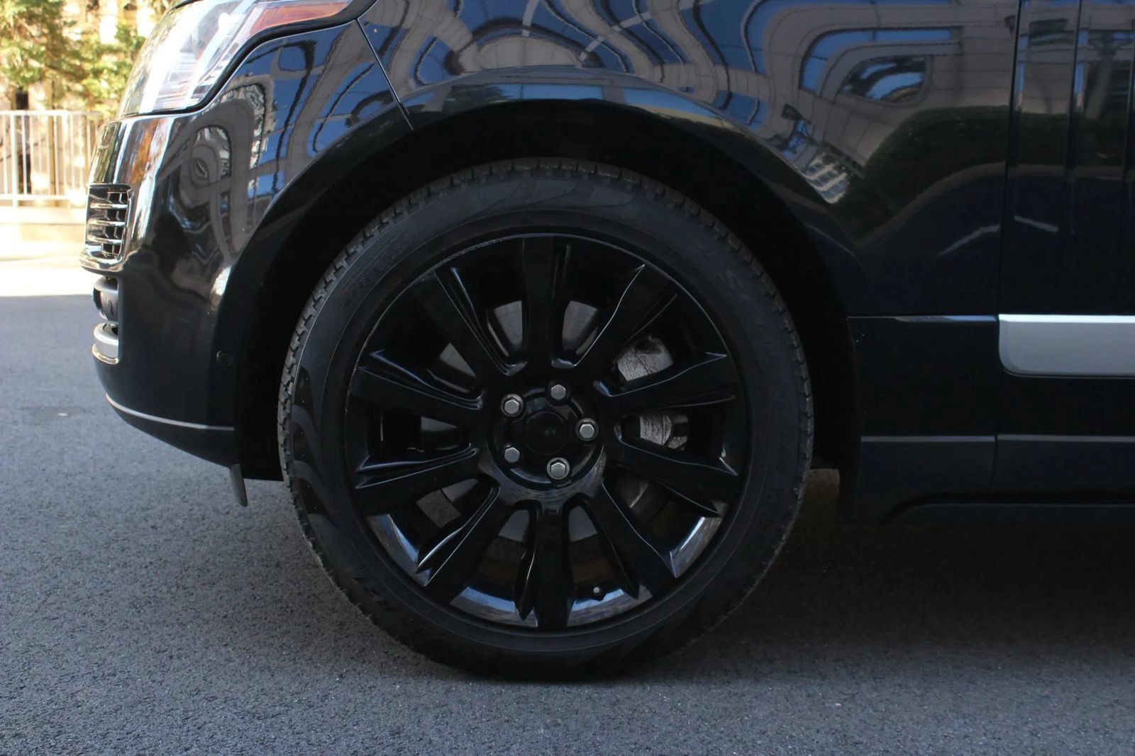 Used 2015 Land Rover Range Rover Supercharged AWD/4WD image 10