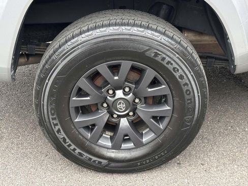 Used 2023 Toyota Tacoma SR5 AWD/4WD image 10