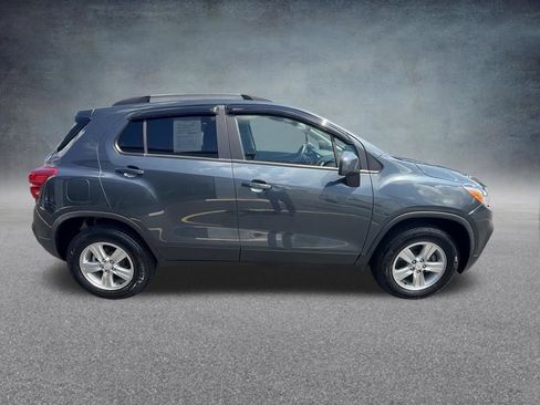 Used 2022 Chevrolet Trax LT w/ LT Convenience Package AWD/4WD image 8