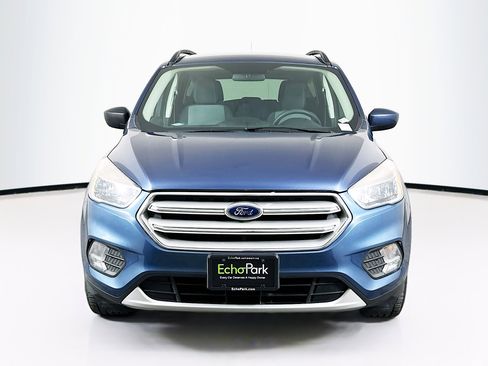 Used 2018 Ford Escape SE image 2