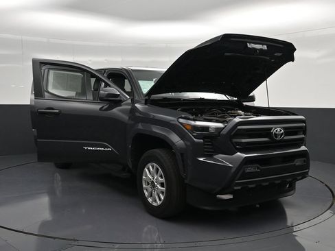 Used 2025 Toyota Tacoma SR5 RWD image 37