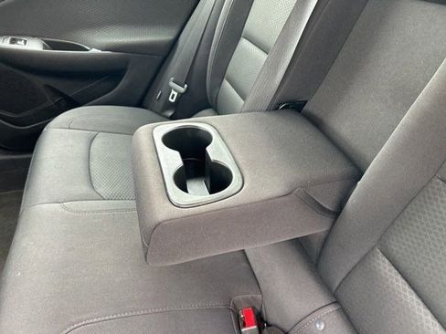 Used 2017 Chevrolet Malibu LT image 33