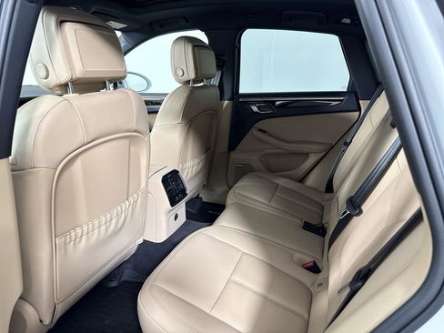 New 2026 Porsche Macan image 25