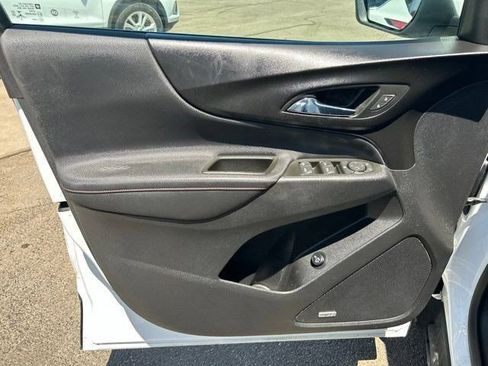Used 2022 Chevrolet Equinox RS w/ RS Leather Package FWD image 10