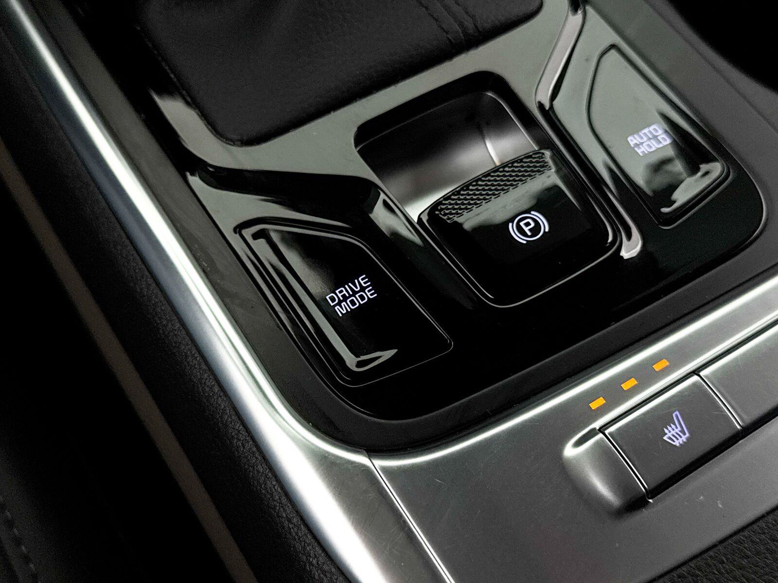 Certified 2026 Kia Carnival EX FWD image 9