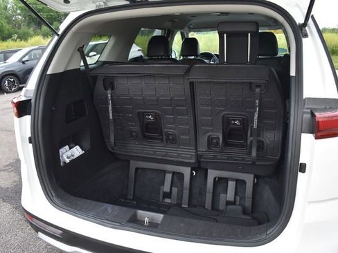 Used 2024 Kia Carnival LX FWD image 15