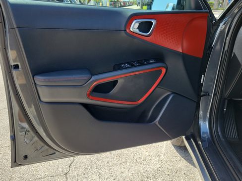 Used 2023 Kia Soul GT-Line FWD image 18