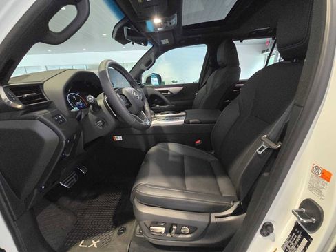 Used 2026 Lexus LX 700h F Sport AWD/4WD image 23