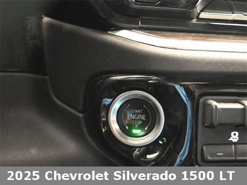 Used 2025 Chevrolet Silverado 1500 LT image 21