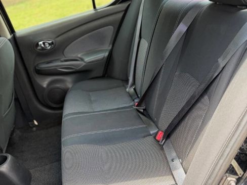 Used 2016 Nissan Versa SV FWD image 8