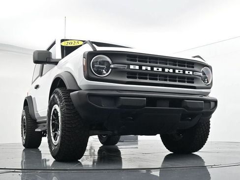 Used 2025 Ford Bronco 2-Door AWD/4WD image 30