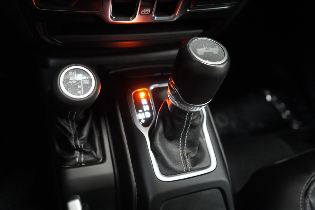 Used 2022 Jeep Wrangler Unlimited Sahara AWD/4WD image 44