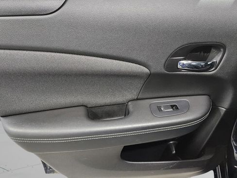 Used 2012 Dodge Avenger SXT w/ Cold Weather Group image 34