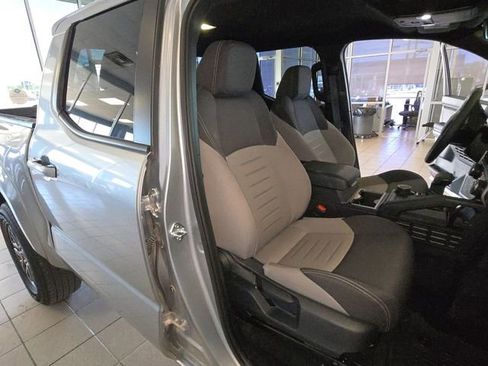 Used 2025 Toyota Tacoma TRD Sport AWD/4WD image 23
