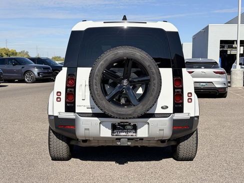 Used 2020 Land Rover Defender 110 SE image 29
