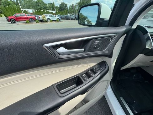 Certified 2022 Ford Edge Titanium w/ Equipment Group 301A AWD/4WD image 30