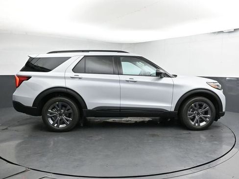 New 2026 Ford Explorer Active w/ Active Comfort Package image 13