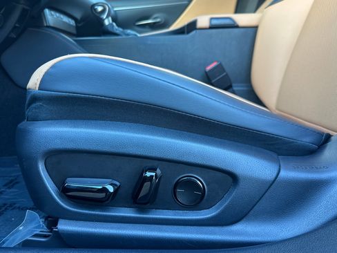 Used 2025 Lexus ES 300h w/ Premium Package image 14