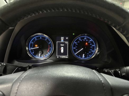 Used 2017 Toyota Corolla XSE image 34