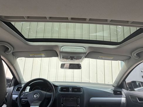 Used 2014 Volkswagen Jetta SE FWD image 16