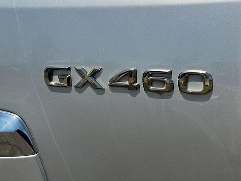 Used 2018 Lexus GX 460 Luxury w/ Sport Design Package AWD/4WD image 8