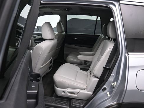Used 2016 Honda Pilot Elite image 34