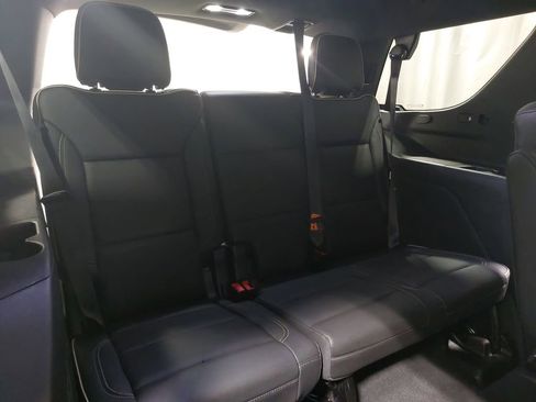 Used 2022 GMC Yukon SLT w/ SLT Luxury Package image 12