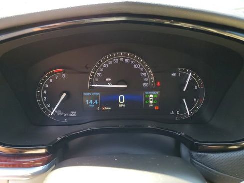 Used 2018 Cadillac XT5 Luxury w/ Driver Awareness Package image 29