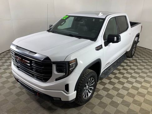 Used 2022 GMC Sierra 1500 AT4 w/ AT4 Preferred Package AWD/4WD image 17