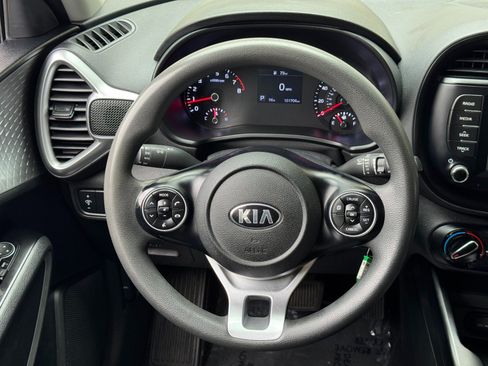 Used 2021 Kia Soul LX FWD image 18
