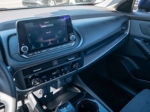 Used 2023 Nissan Rogue SV FWD image 27
