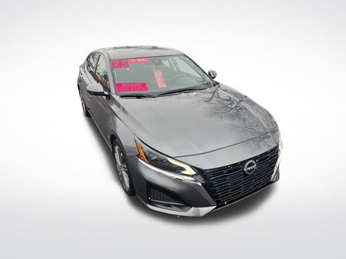 Certified 2025 Nissan Altima 2.5 SL image 40