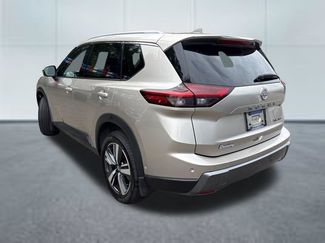 Used 2024 Nissan Rogue SL AWD/4WD video 2