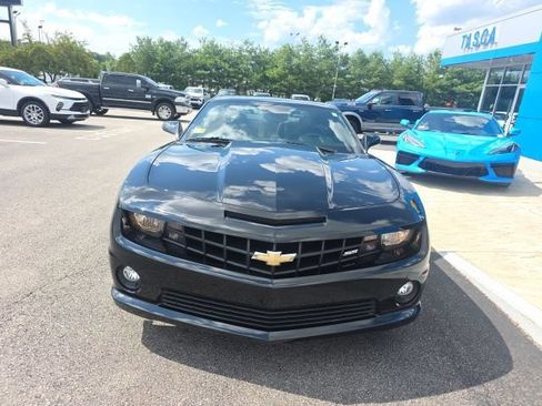 Used 2010 Chevrolet Camaro SS RWD image 8
