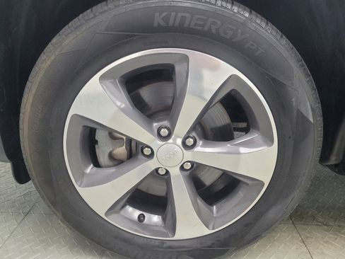 Used 2019 Jeep Cherokee Limited AWD/4WD image 31