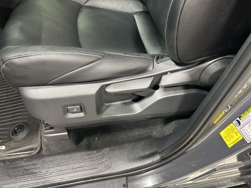 Used 2025 Toyota Tacoma TRD Off-Road image 10