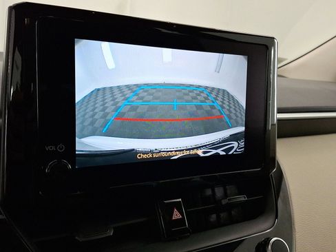 Used 2024 Toyota Corolla LE FWD image 7