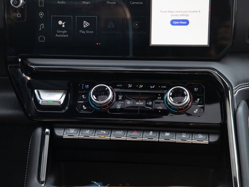 Used 2024 GMC Sierra 2500 AT4X AWD/4WD image 17