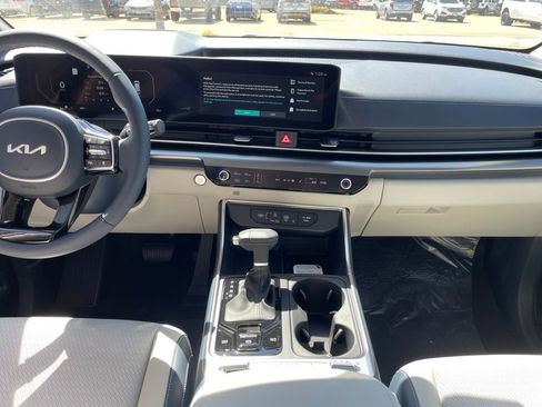 New 2026 Kia Carnival FWD image 12