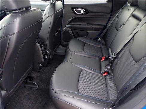 New 2026 Jeep Compass Latitude image 9