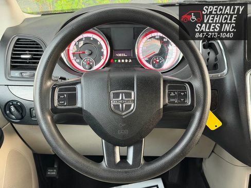 Used 2019 Dodge Grand Caravan SE w/ Power Convenience Group I FWD image 38