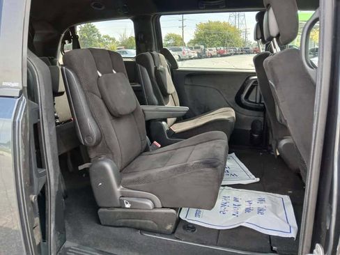 Used 2014 Dodge Grand Caravan SXT w/ UConnect Hands-Free Group image 16