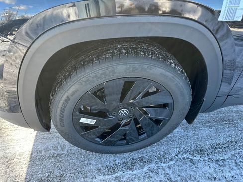 New 2026 Volkswagen Atlas Cross Sport SE image 2