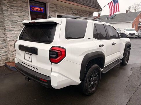 Used 2025 Toyota 4Runner SR5 AWD/4WD image 5